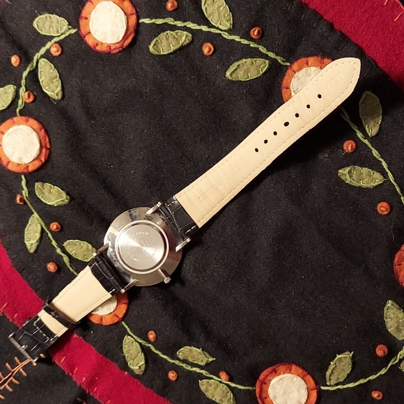 Vintage Accutime Classic Quartz Watch - Picture 8 of 9